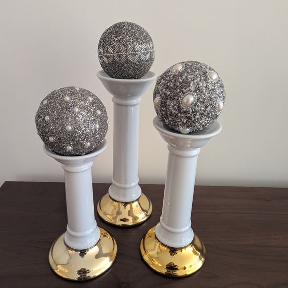 Chic White and Gold Candle Holders with Decorative Spheres - Picture 6 of 9